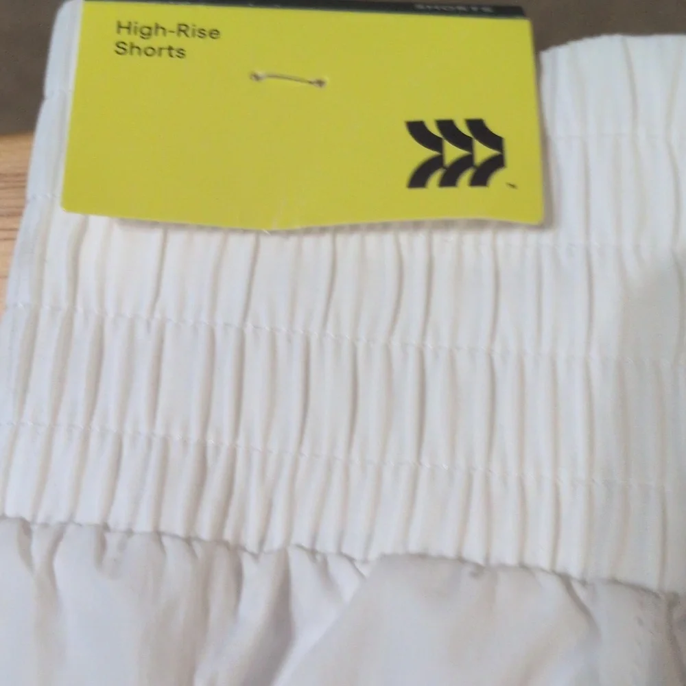All In Motion High-Rise White Crinkle Shorts - Picture 4 of 4
